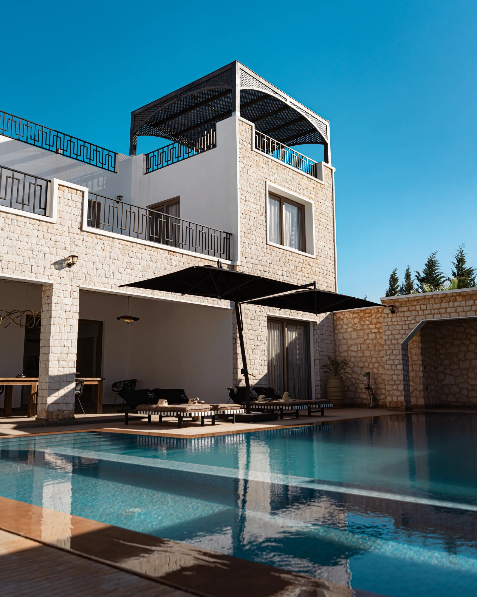 La villa du lodge et sa piscine